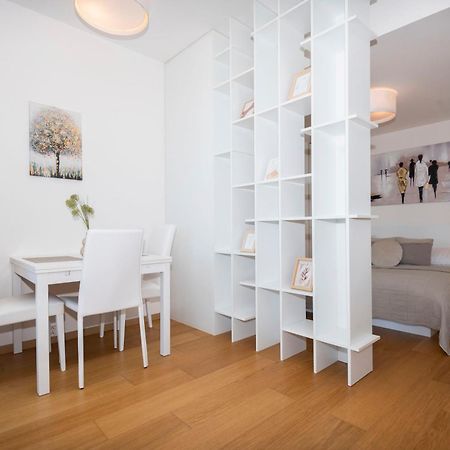 Luxury 1Bdrm On The 28Th Floor Apartment Bratislava Bagian luar foto
