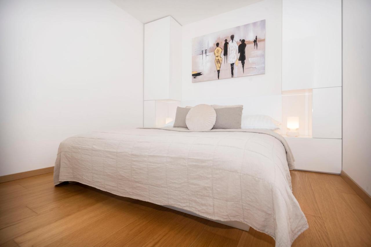 Luxury 1Bdrm On The 28Th Floor Apartment Bratislava Bagian luar foto