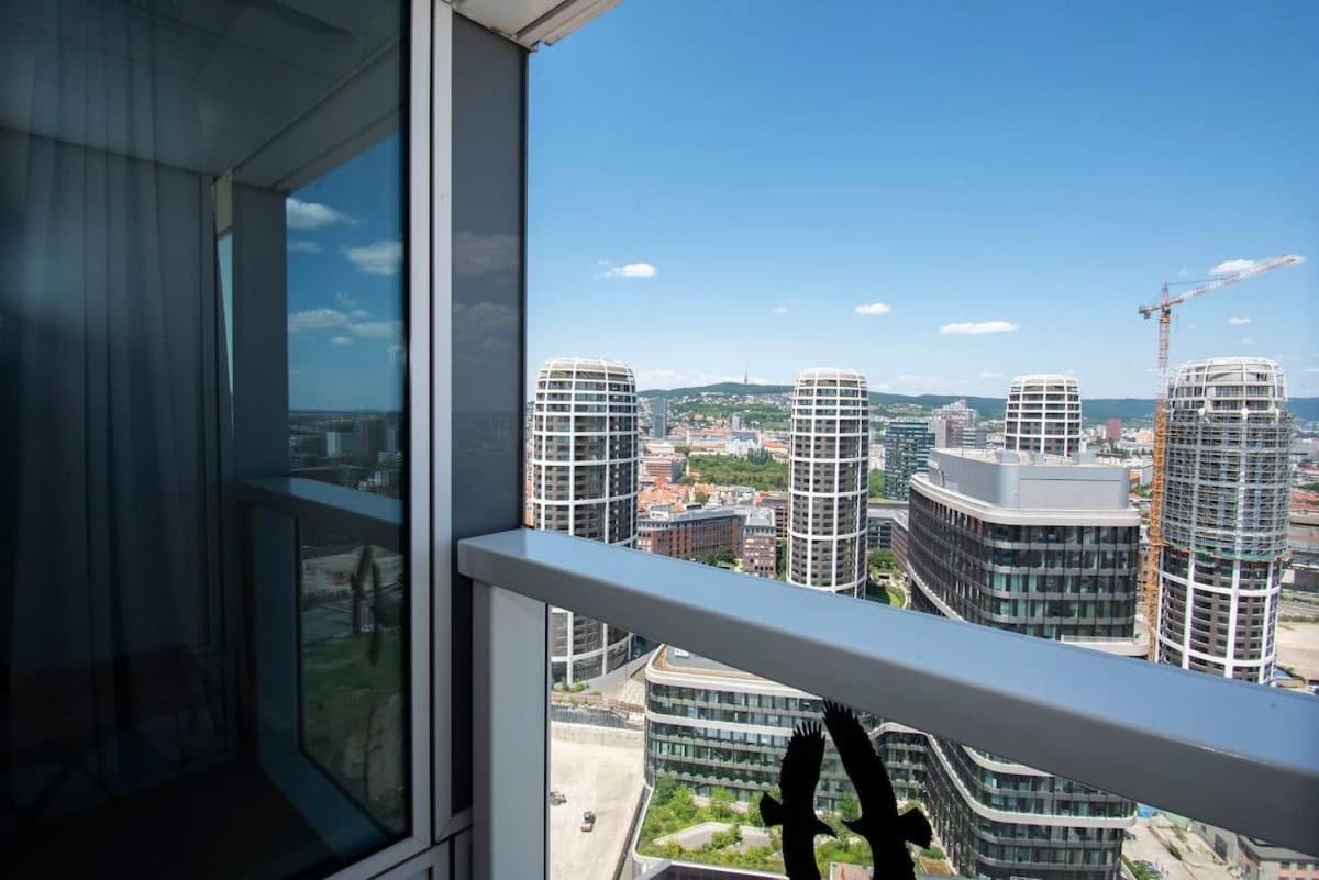 Luxury 1Bdrm On The 28Th Floor Apartment Bratislava Bagian luar foto