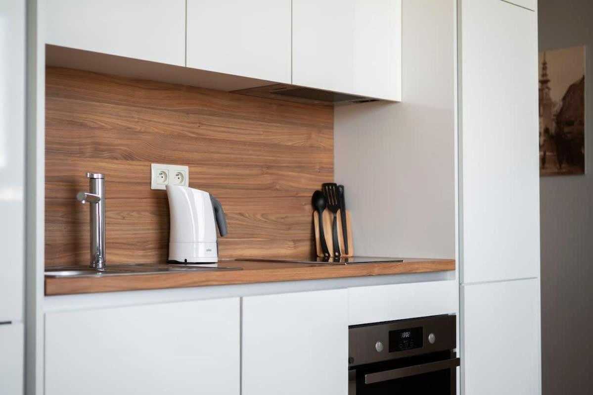 Luxury 1Bdrm On The 28Th Floor Apartment Bratislava Bagian luar foto